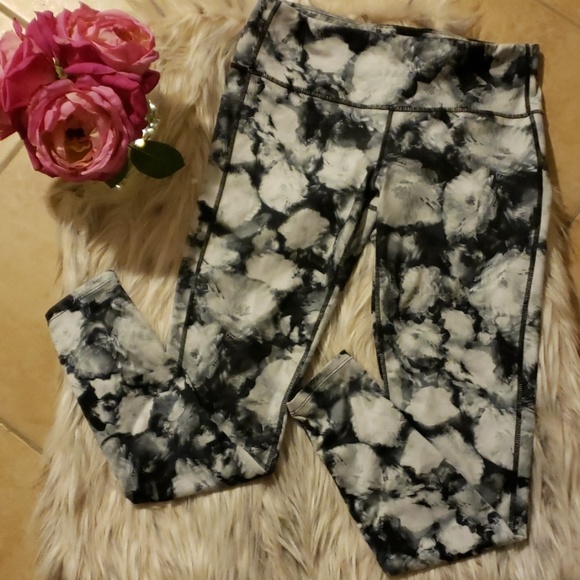 Athleta Floral crush leggings - Picture 2 of 6